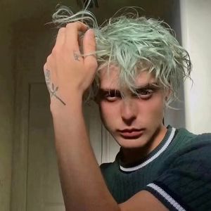 Meet your Posher, Mercedes